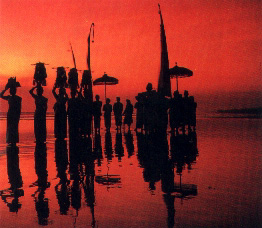 Senja dan Gadis Bali